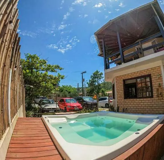 Retkeilymaja Pantai Pousadas   Jacuzzi Aquecida E 300 Metros Da Praia Da Ferrugem