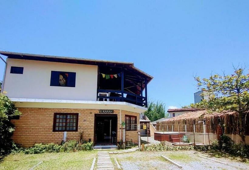 ユースホステル Pantai Pousadas Jacuzzi Aquecida E 300 Metros Da Praia Da Ferrugem