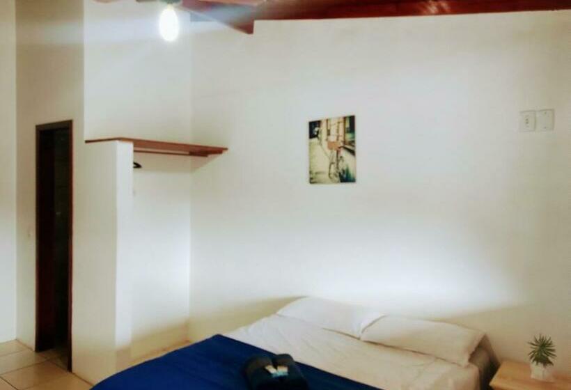 ユースホステル Pantai Pousadas Jacuzzi Aquecida E 300 Metros Da Praia Da Ferrugem