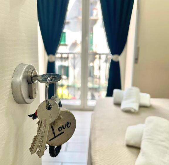 تختخواب و صبحانه Valentine’s House