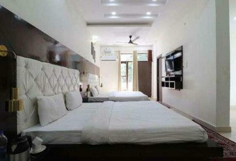 Hotel Fab Jungle Resort & Spa