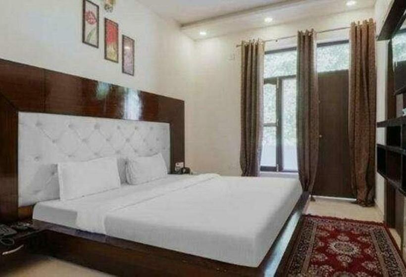 Hotel Fab Jungle Resort & Spa