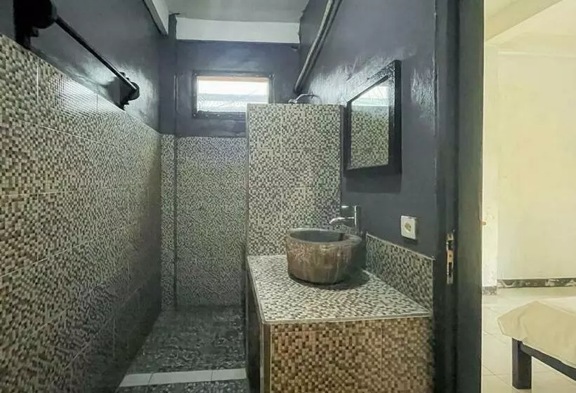 ホテル 711 Gili Trawangan Mitra Reddoorz