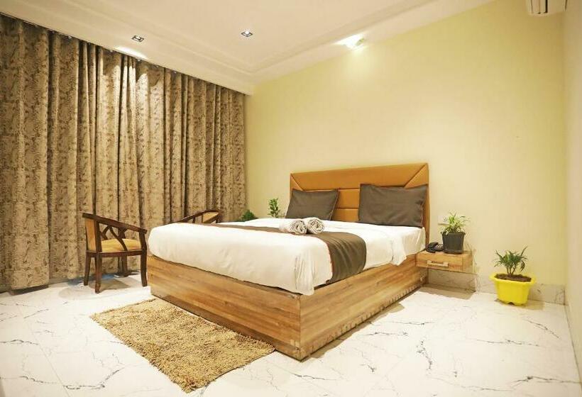 酒店 Goodluck Suites Near Delhi Airport