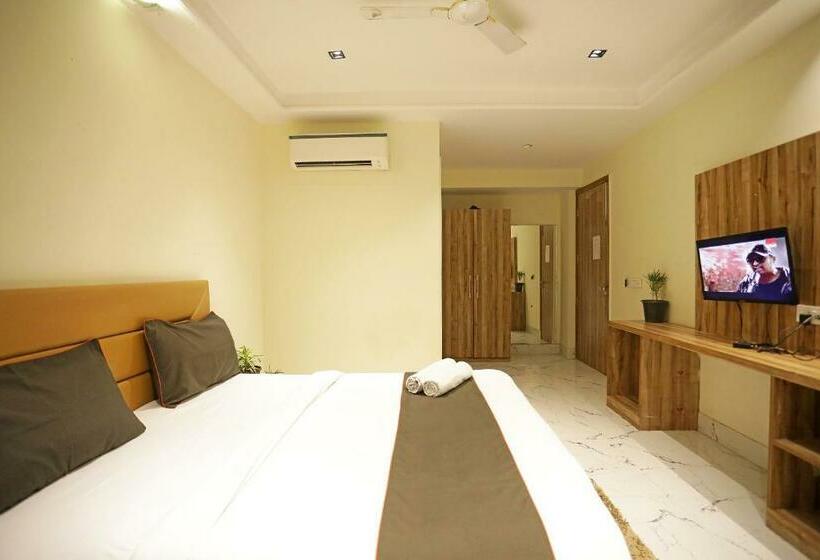酒店 Goodluck Suites Near Delhi Airport