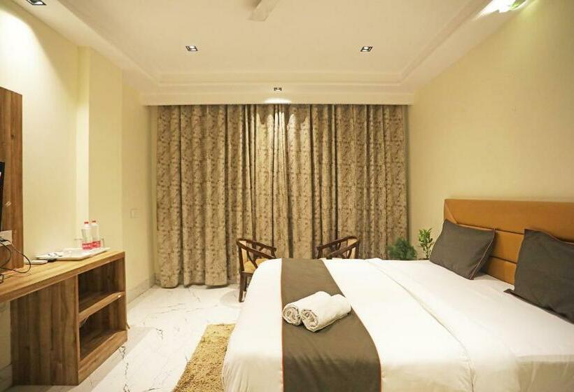 酒店 Goodluck Suites Near Delhi Airport