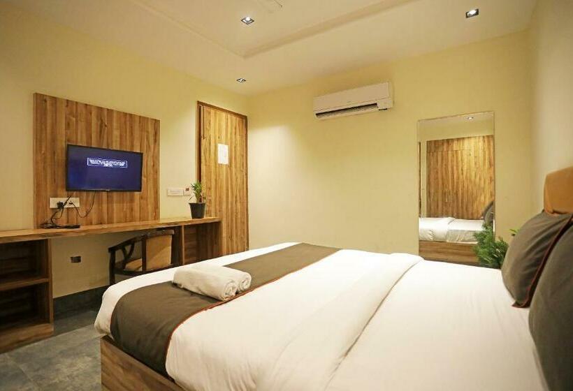 酒店 Goodluck Suites Near Delhi Airport