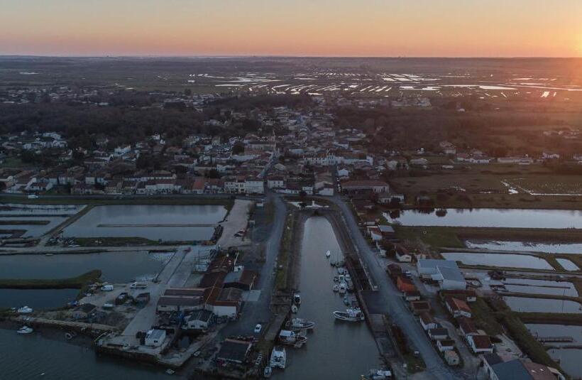 Отель Le Beunèze