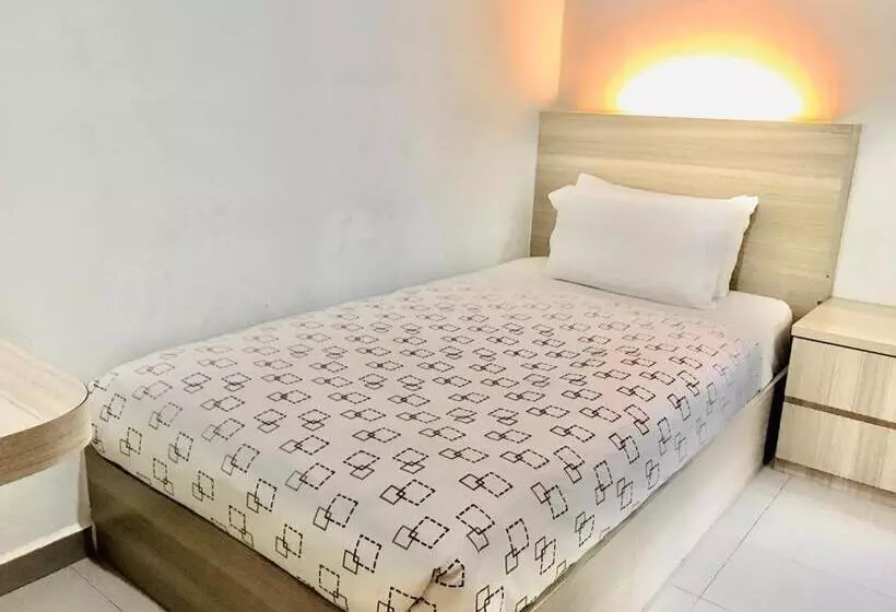 Kozi Hotel   Bukit Indah