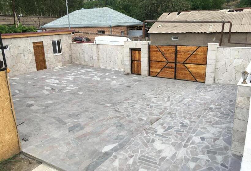 پانسیون White House