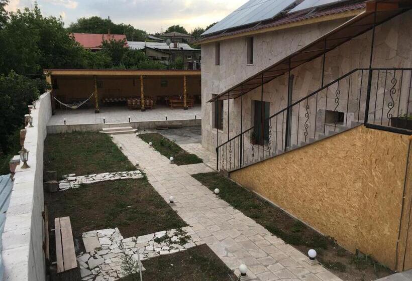 پانسیون White House