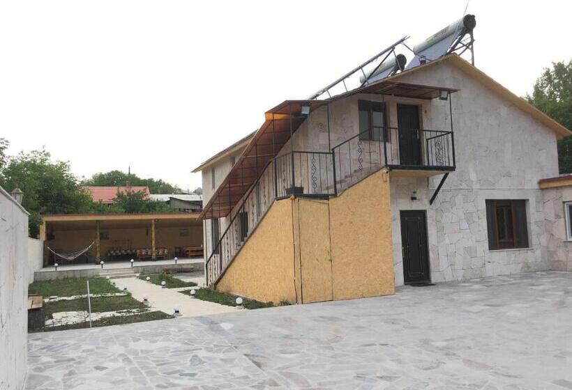 پانسیون White House