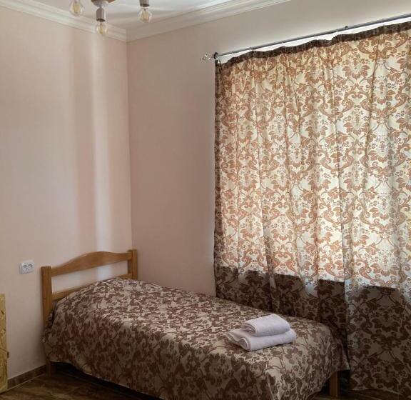 پانسیون White House