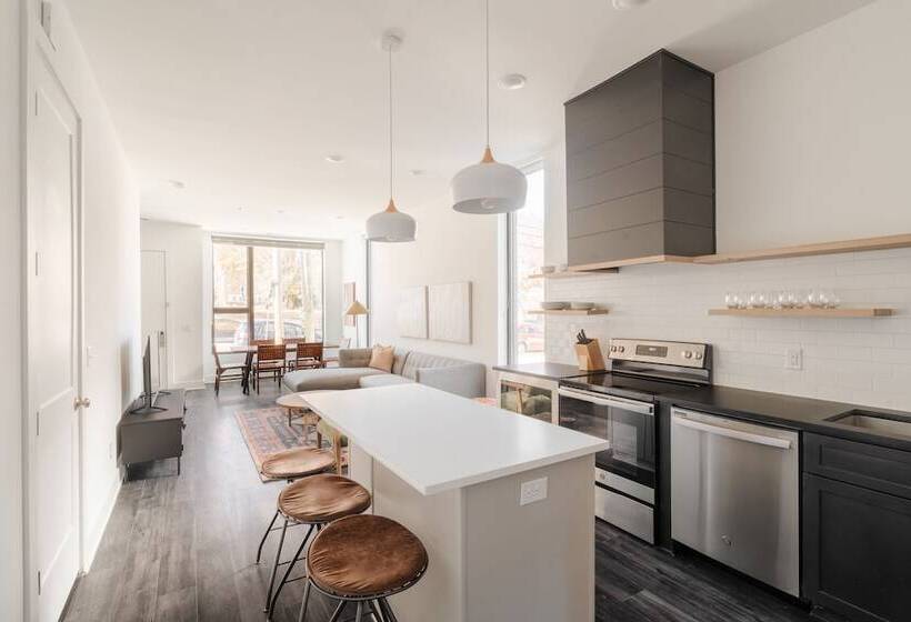 The Grove By Avantstay