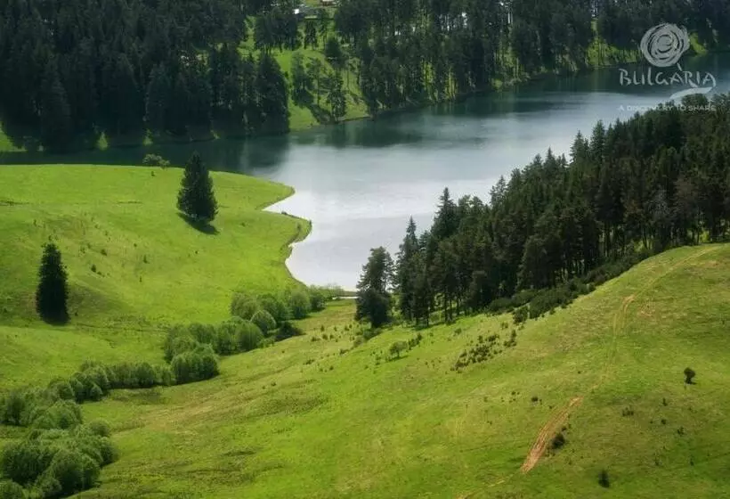 Stand Art   апартамент , смолянски езера