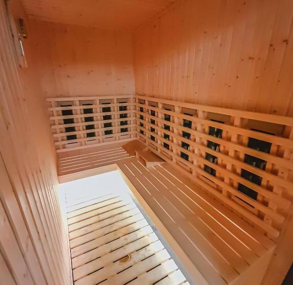 Stand Art   апартамент , смолянски езера