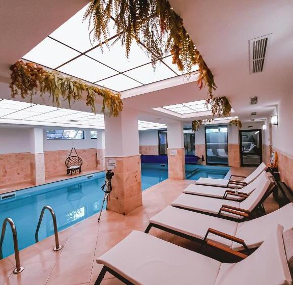 Stand Art   апартамент , смолянски езера