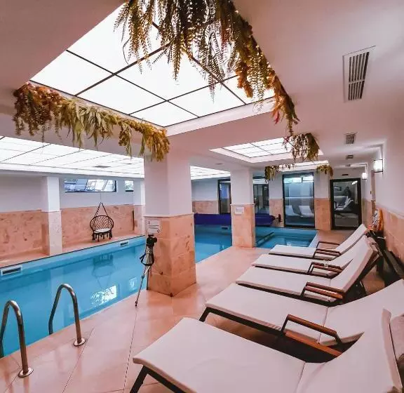 Stand Art   апартамент , смолянски езера