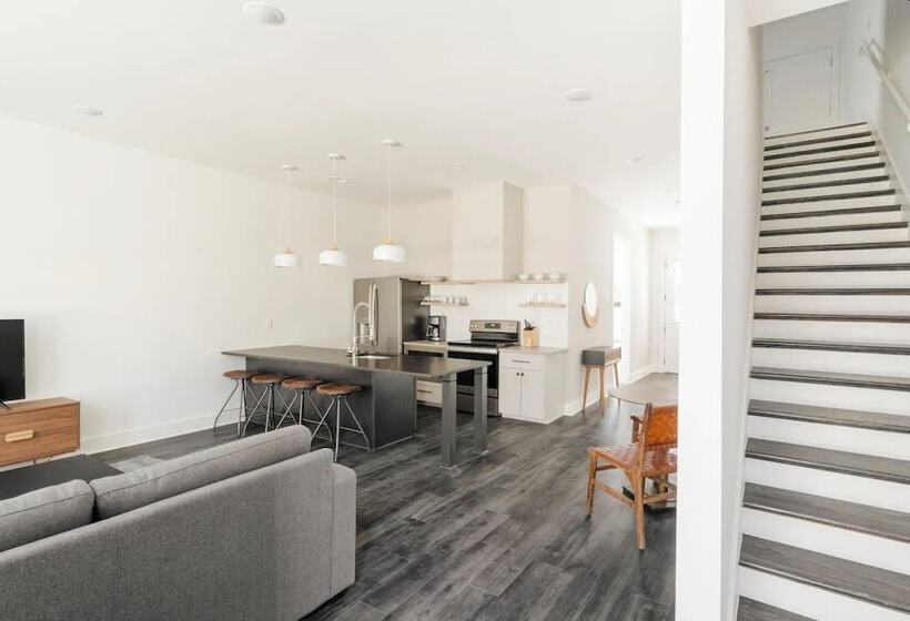 The Grove By Avantstay