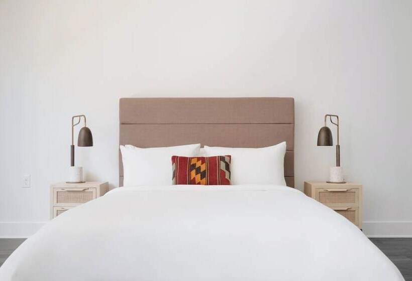 The Grove By Avantstay