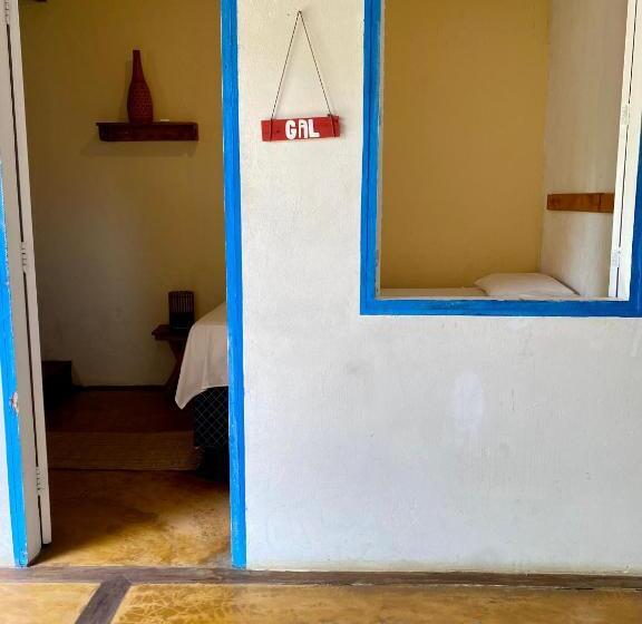 Tropicália Hostel E Pousada