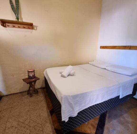 Tropicália Hostel E Pousada