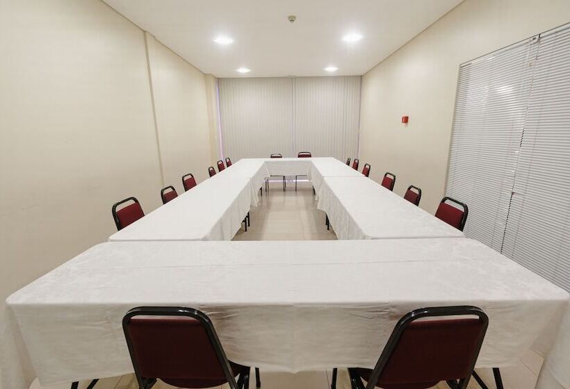 هتل Caiua Express