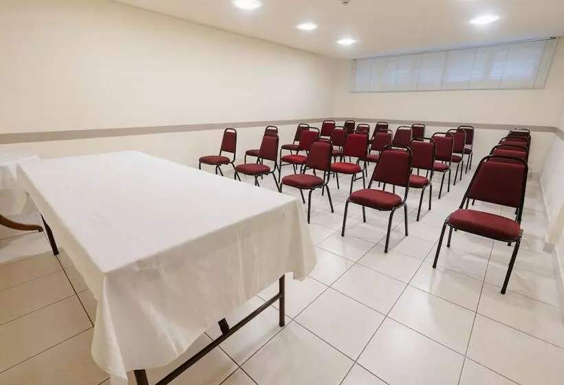 בית מלון כפרי Caiua Express