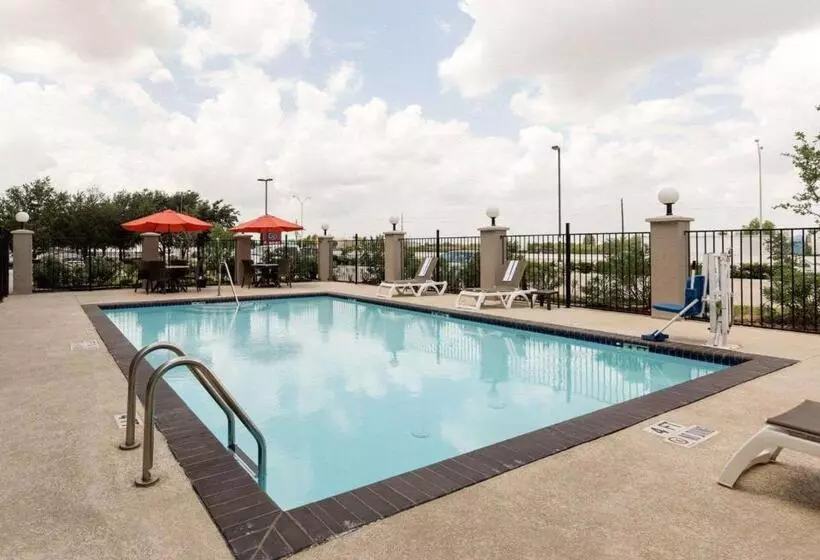 ホテル Comfort Suites Near Westchase On Beltway 8