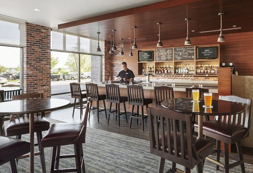 فندق Courtyard By Marriott Portland Downtown/waterfront