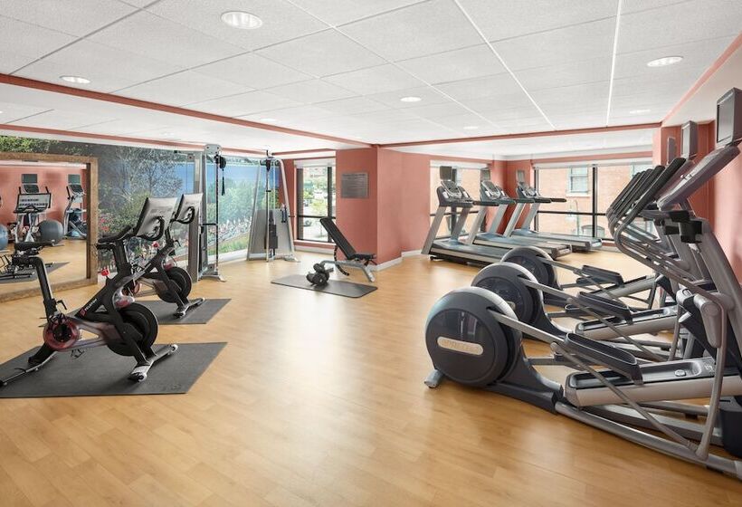 فندق Courtyard By Marriott Portland Downtown/waterfront