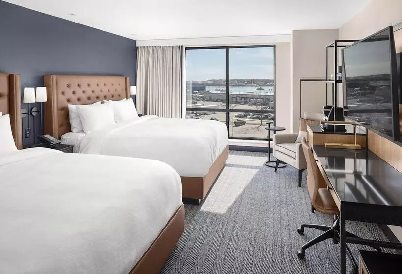 فندق Courtyard By Marriott Portland Downtown/waterfront