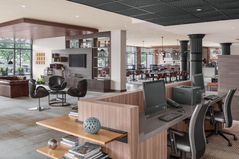 فندق Courtyard By Marriott Portland Downtown/waterfront