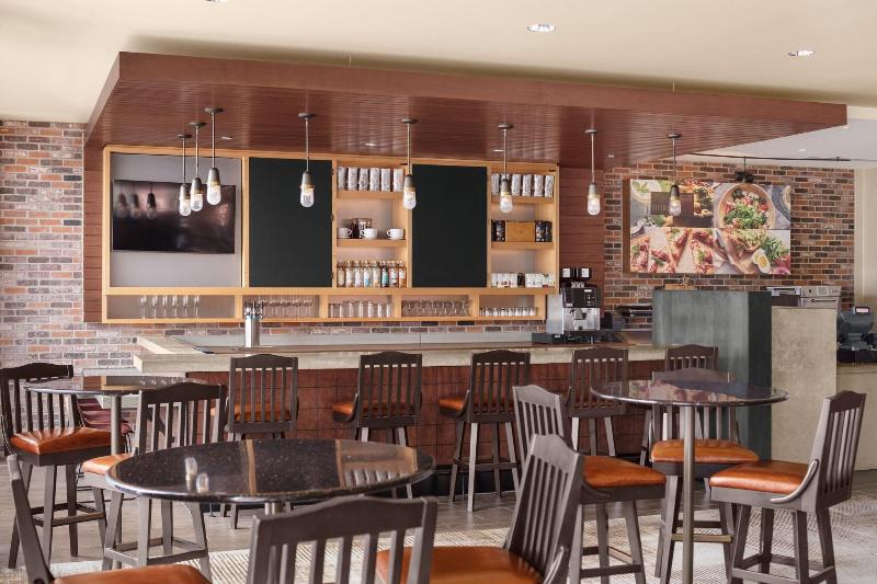 فندق Courtyard By Marriott Portland Downtown/waterfront