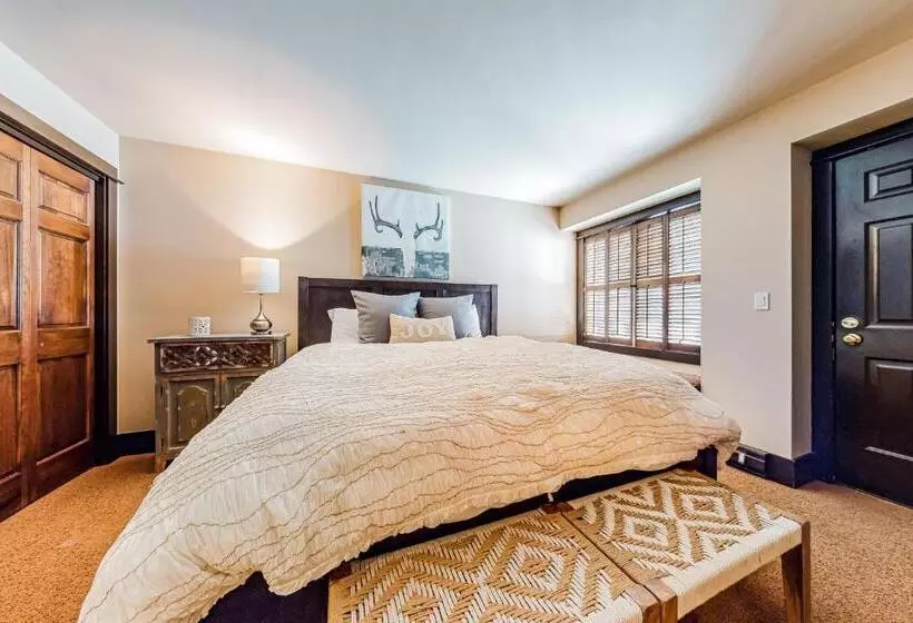 Hotell Crail Creek 607