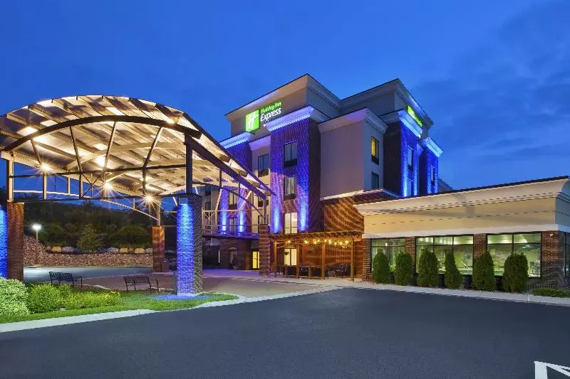 Hotel Holiday Inn Express & Suites Geneva Finger Lakes, An Ihg