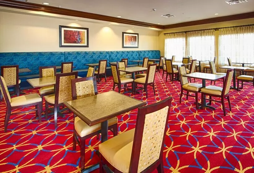 Отель Towneplace Suites By Marriott El Paso Airport