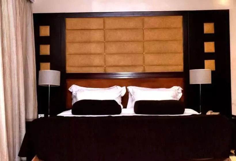 Room In Lodge Owu Crown Hotel, Ibadan