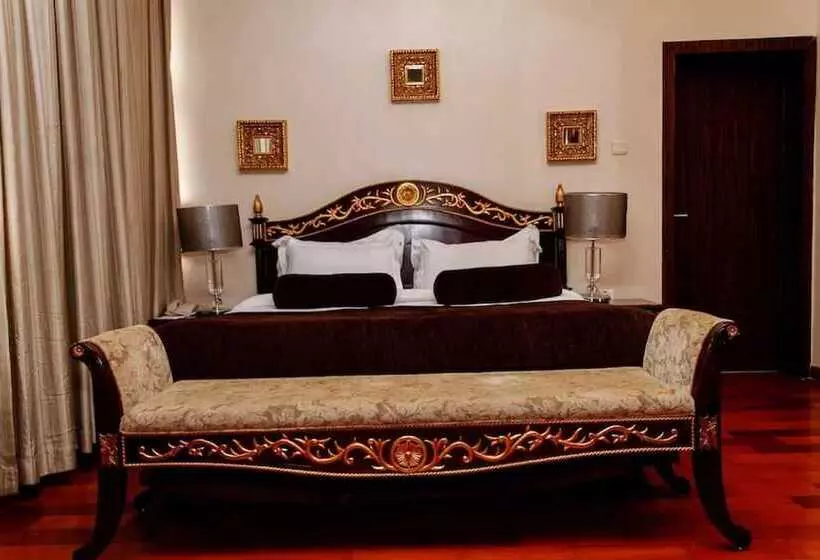 Room In Lodge Owu Crown Hotel, Ibadan