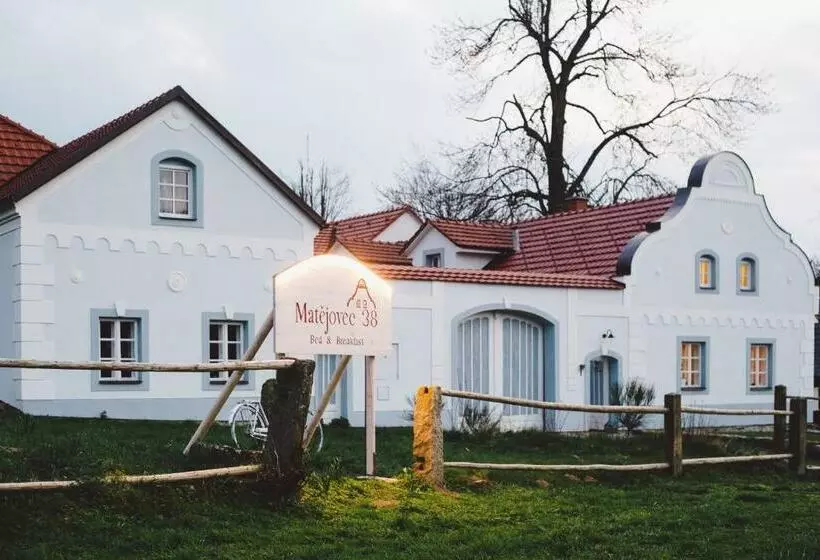 Aamiaismajoitus (B&B) Matějovec38