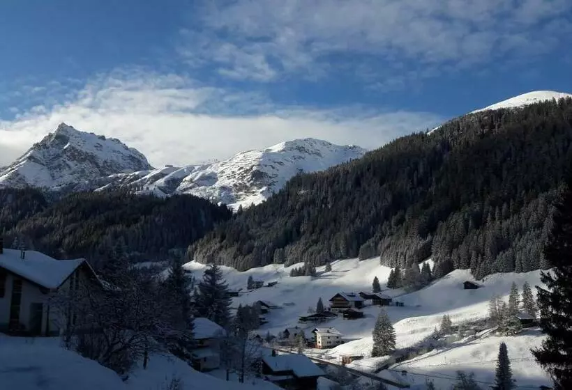 Aamiaismajoitus (B&B) Pension Sursilva