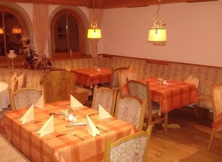 Aamiaismajoitus (B&B) Pension Sursilva