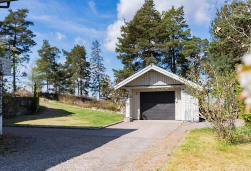 Elegant Home With Stunning Sea View And Garden