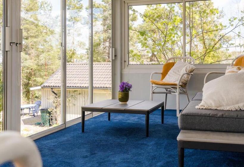 Elegant Home With Stunning Sea View And Garden