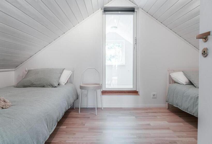 Elegant Home With Stunning Sea View And Garden