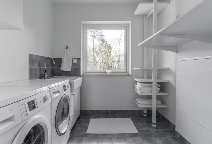 Elegant Home With Stunning Sea View And Garden