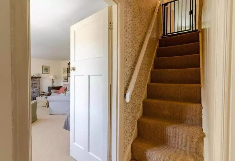 Finest Retreats   Valley Cottage