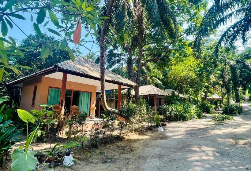 Marina Resort Koh Phayam Ranong