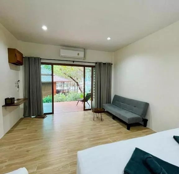 Marina Resort Koh Phayam Ranong