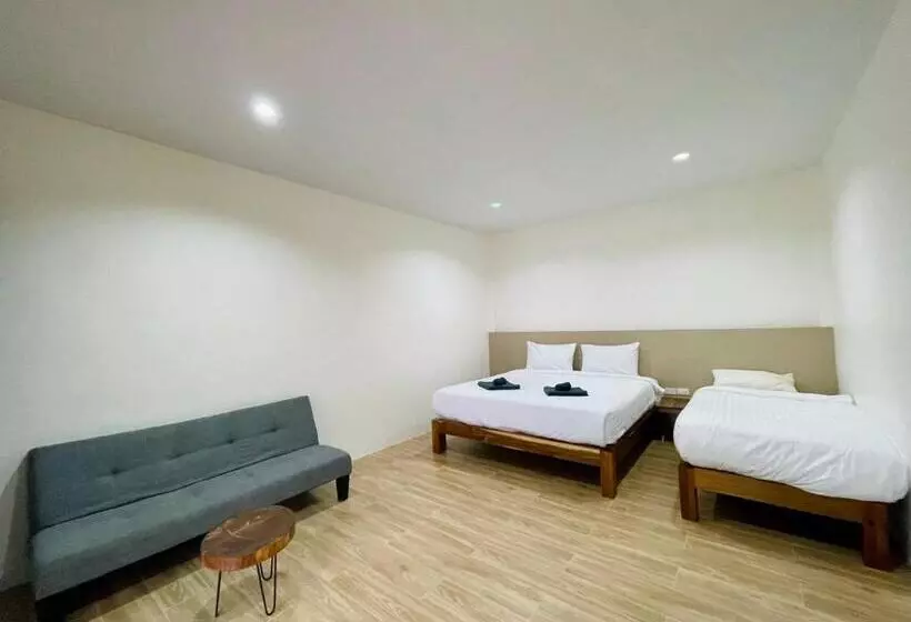 Marina Resort Koh Phayam Ranong